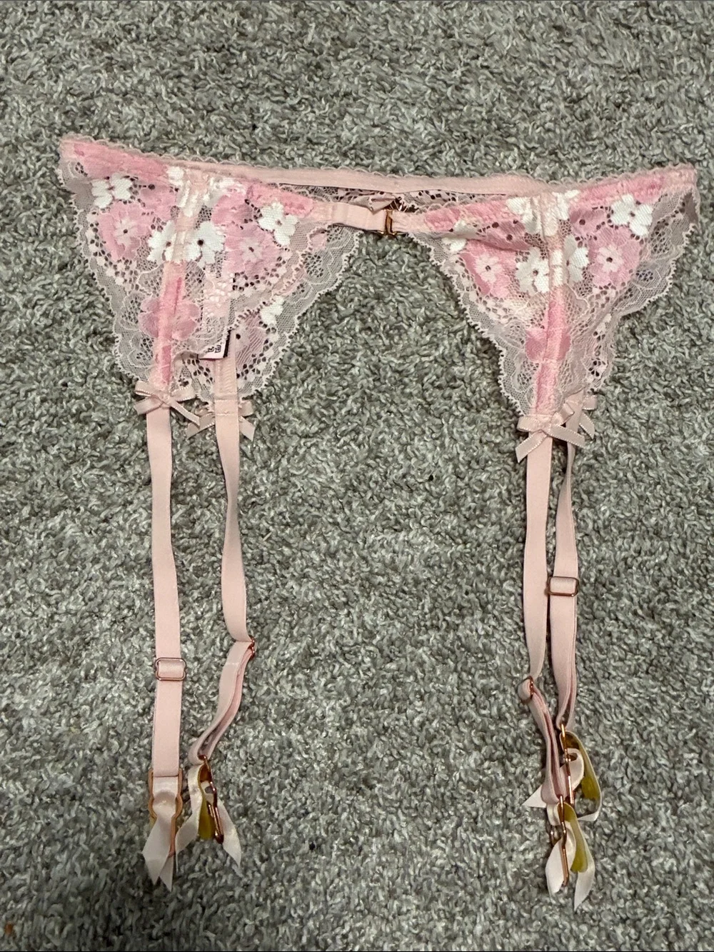 Victoria’s Secret Pink Lace Garter Belt
